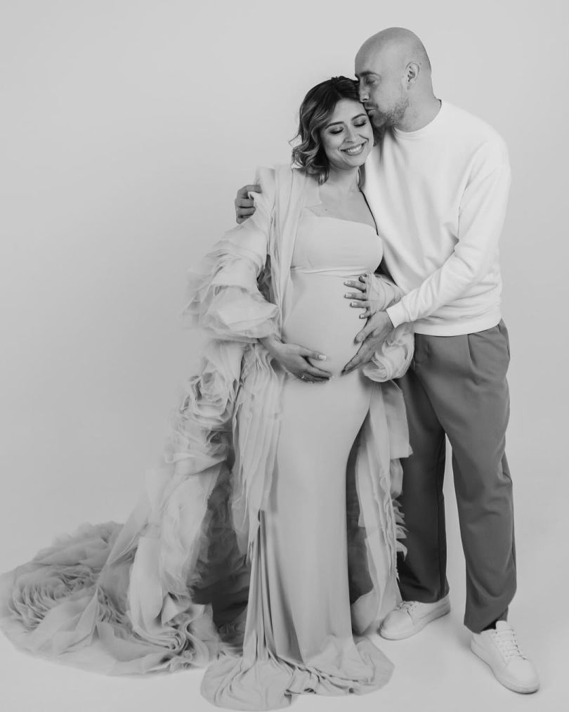 Зірка Ліги сміху Володимир Черняк і його вагітна дружина