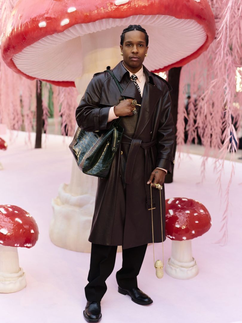 хто з зірок прийшов на показ Chanel у Парижі