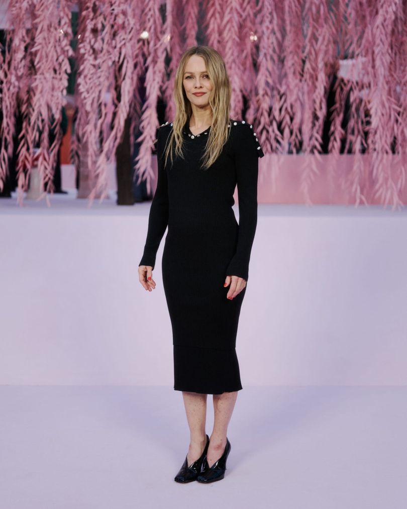 Ванесса Параді на показі Chanel у Парижі