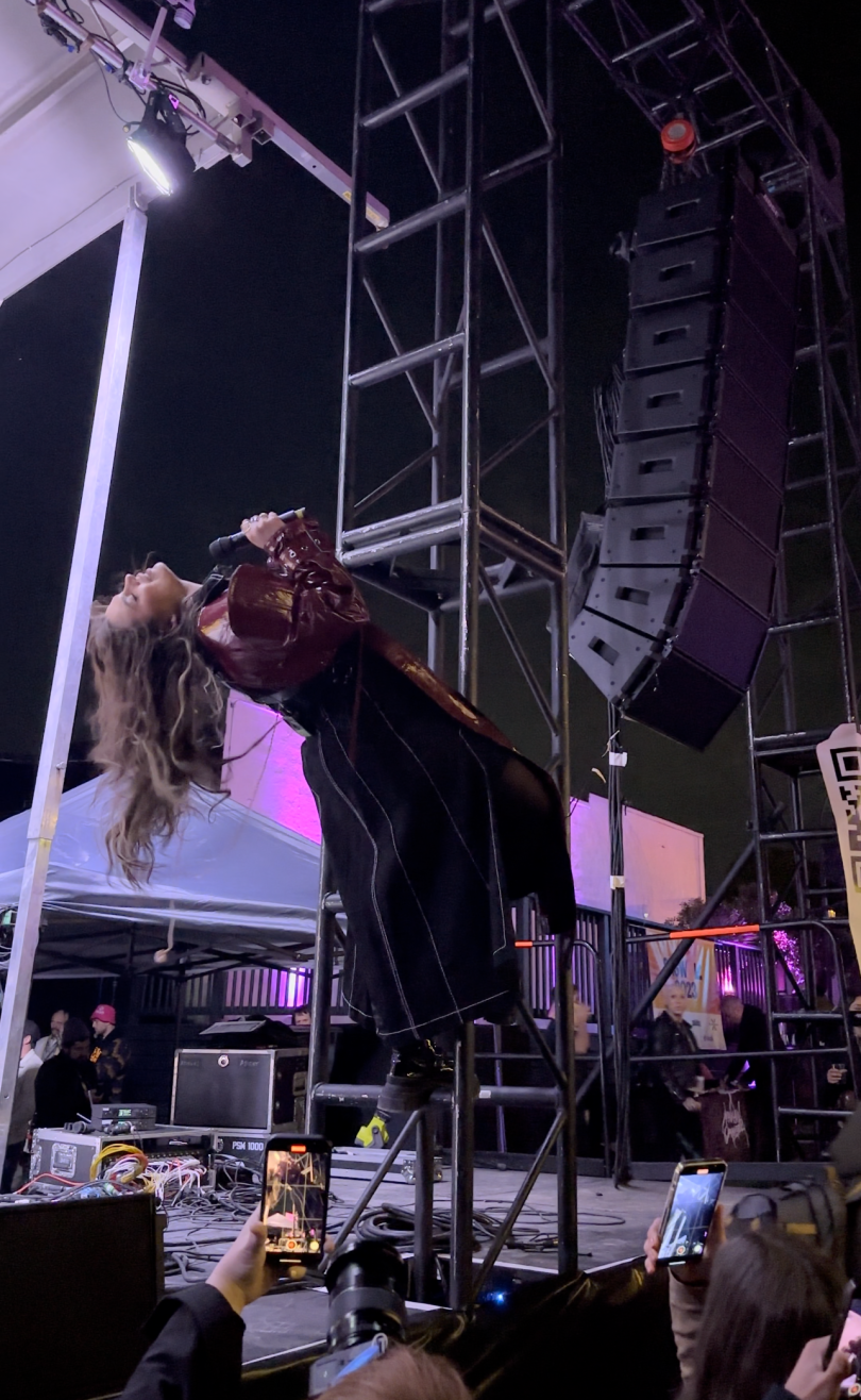 фронтвумен KAZKA Саша Заріцька