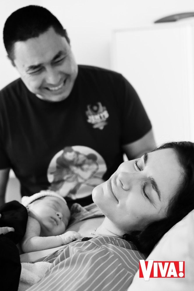 Іванна Онуфрійчук і її чоловік Алмаз з сином Адамом