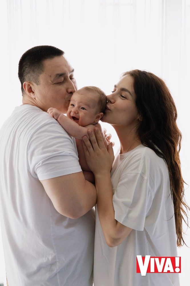 Іванна Онуфрійчук і її чоловік Алмаз з сином Адамом