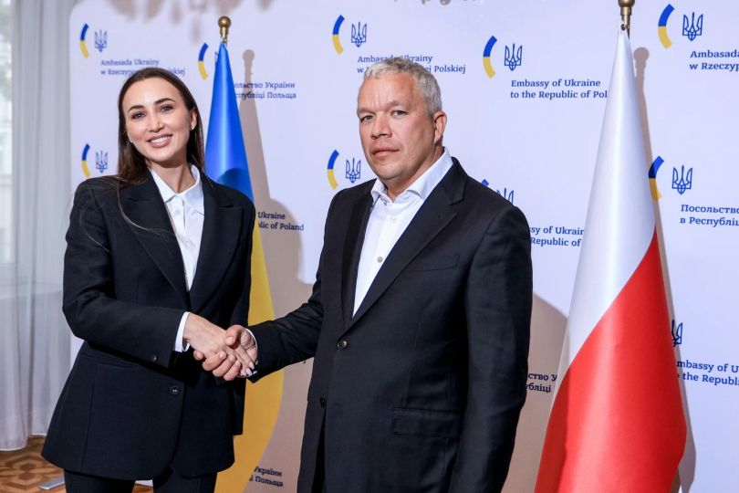 Без повітряних тривог і з прицілом на перемоги: Анна Різатдінова про тренування гімнасток у Польщі - Фото №6