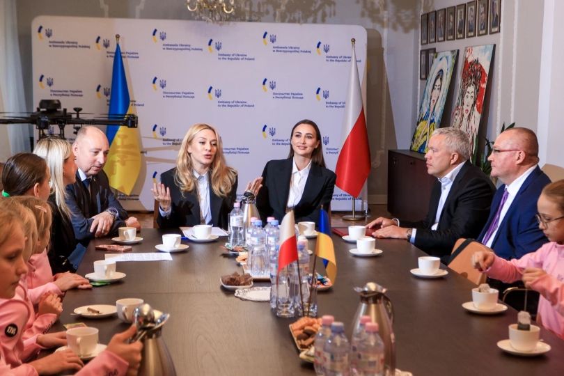Без повітряних тривог і з прицілом на перемоги: Анна Різатдінова про тренування гімнасток у Польщі - Фото №5