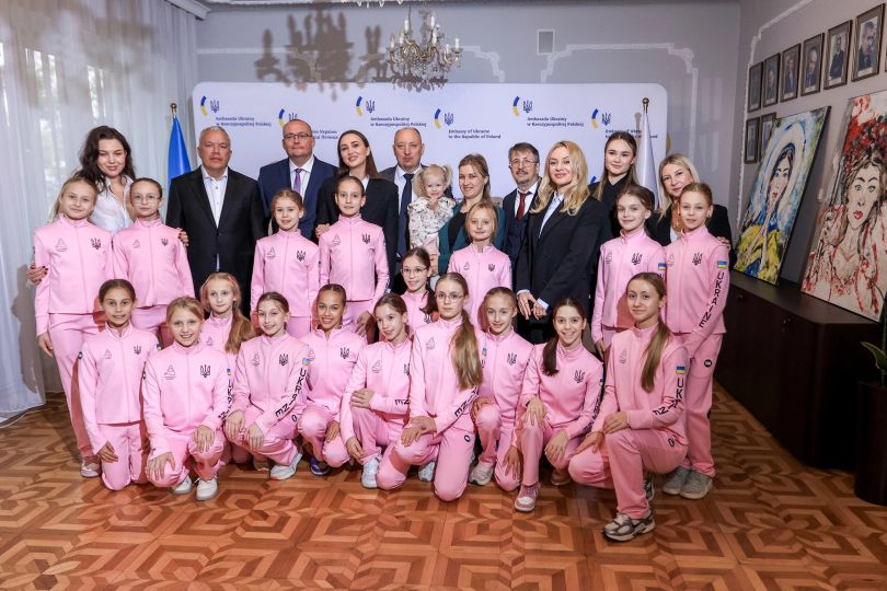 Без повітряних тривог і з прицілом на перемоги: Анна Різатдінова про тренування гімнасток у Польщі - Фото №1