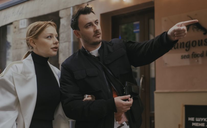 Ivan NAVI и Тина Кароль на прогулке