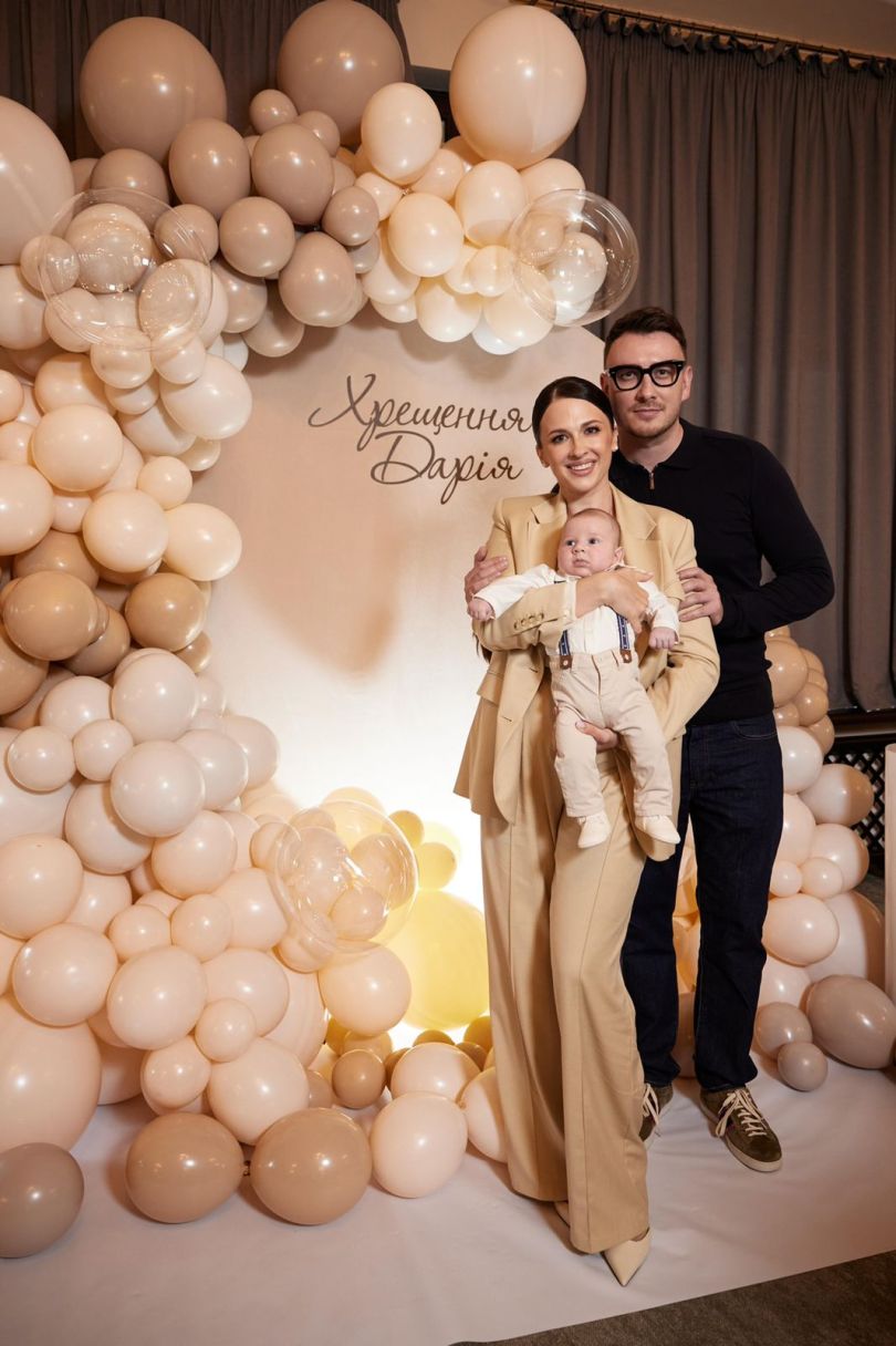 Ivan NAVI вперше показав спільне фото з дружиною та сином