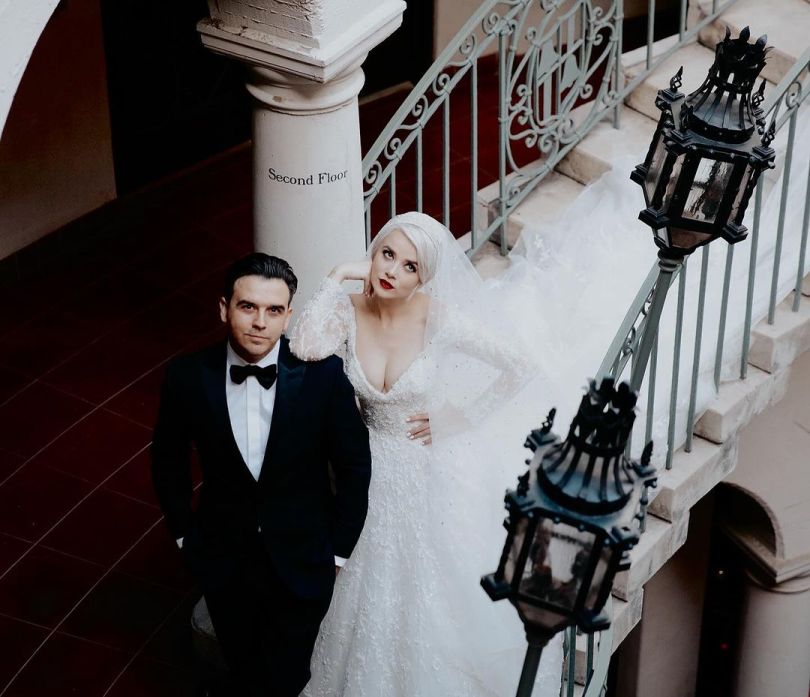 Міка Ньютон і її чоловік