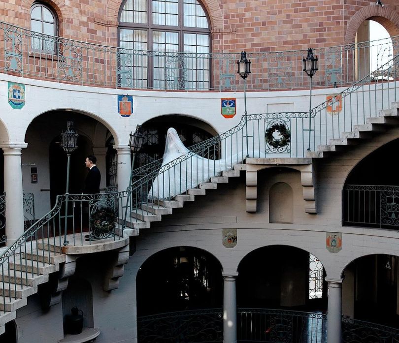 Міка Ньютон показала своє пишне весілля в США