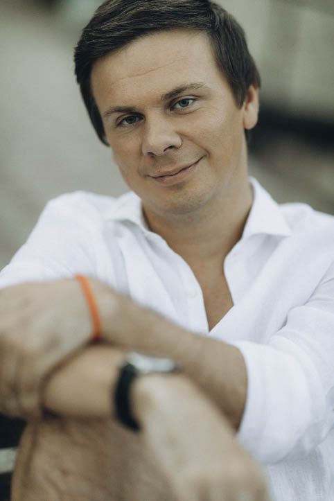 Дмитро Комаров