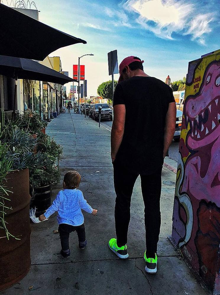 Максим Чмерковский станцевал с маленьким сыном