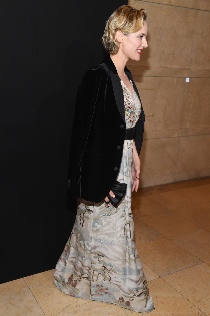 Диана Крюгер оказалась в центре внимания на Неделе моды в Париже