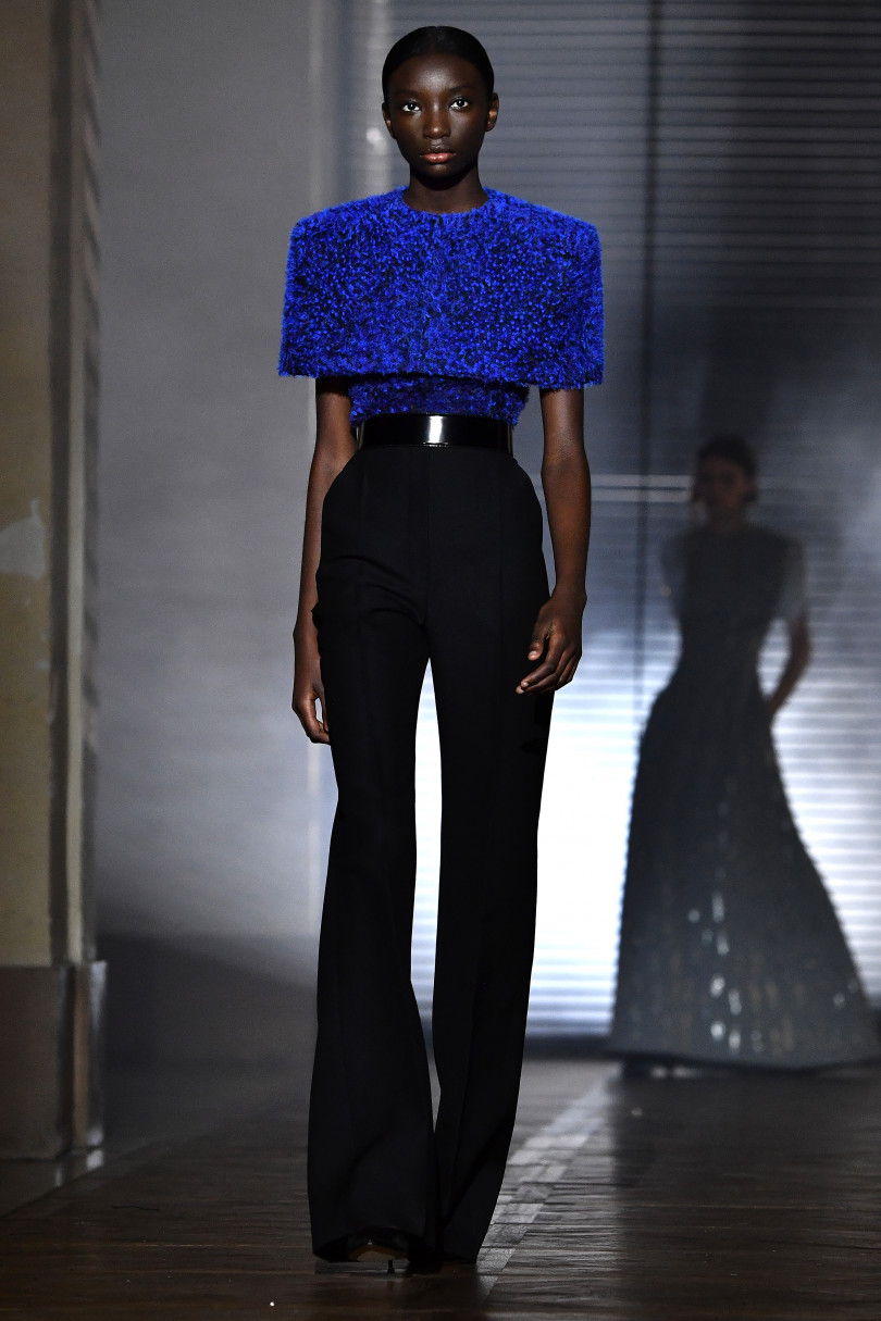 Благородство и сила: в Париже прошел показ Givenchy Couture