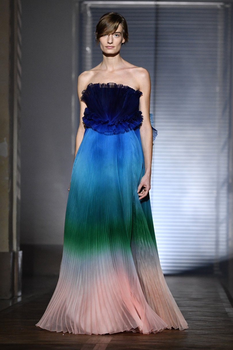 Благородство и сила: в Париже прошел показ Givenchy Couture