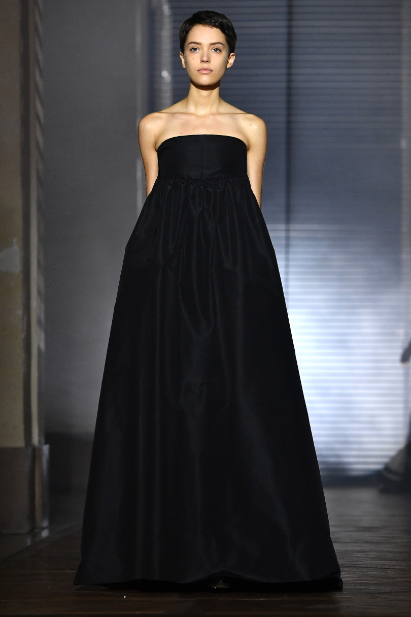 Благородство и сила: в Париже прошел показ Givenchy Couture