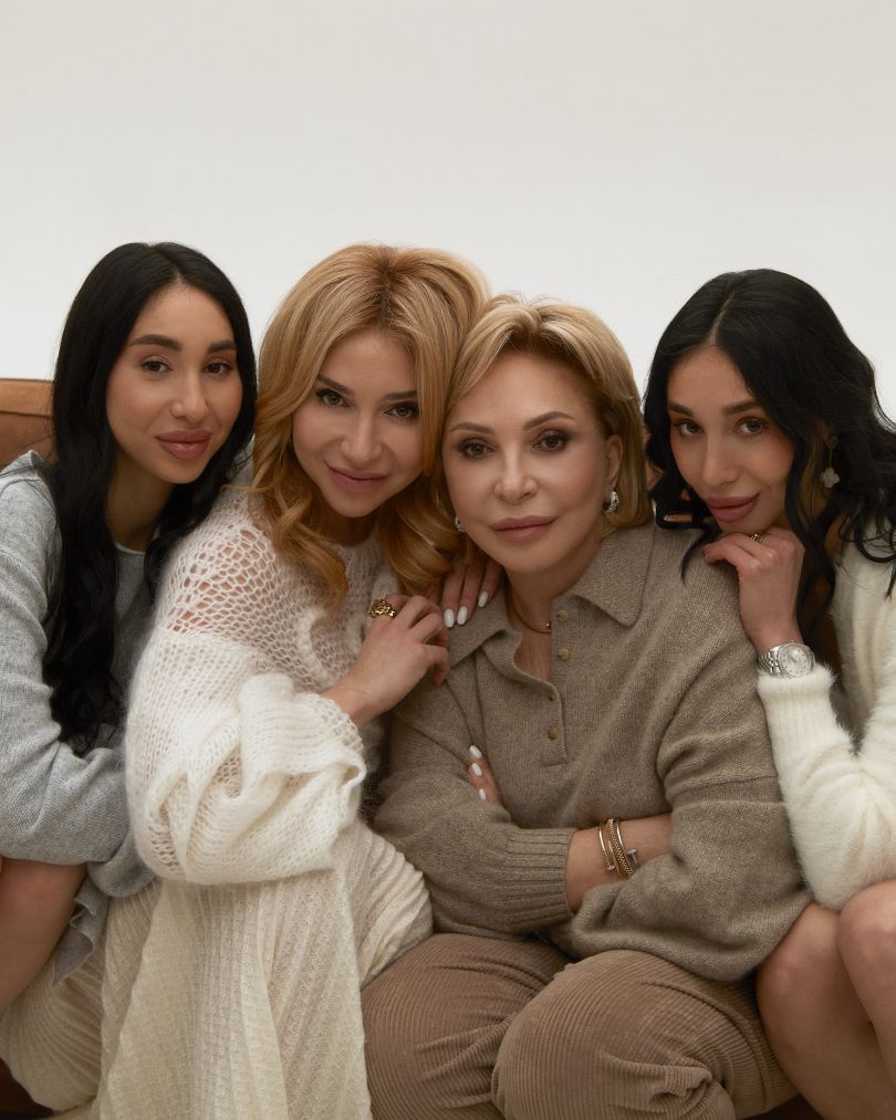 Ольга Рогова, Emet