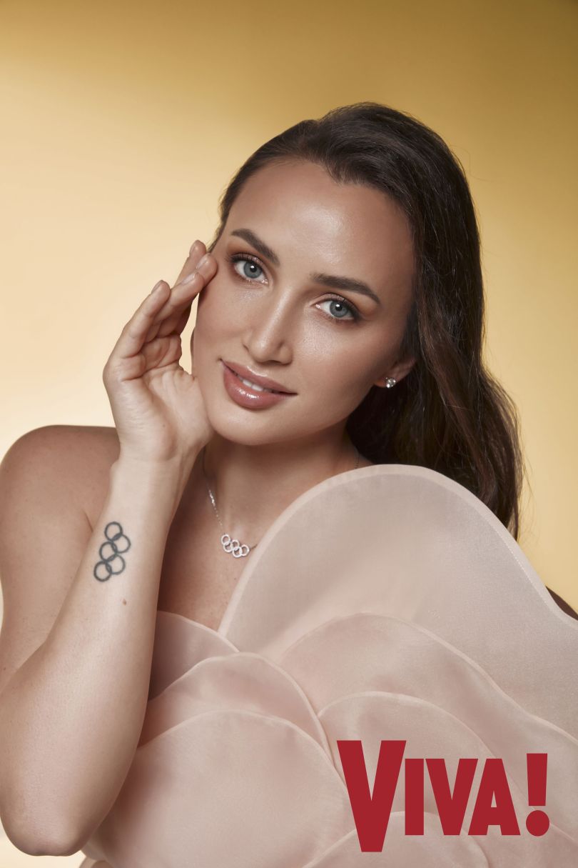 Ганна Різатдінова у фотосесії для Viva!