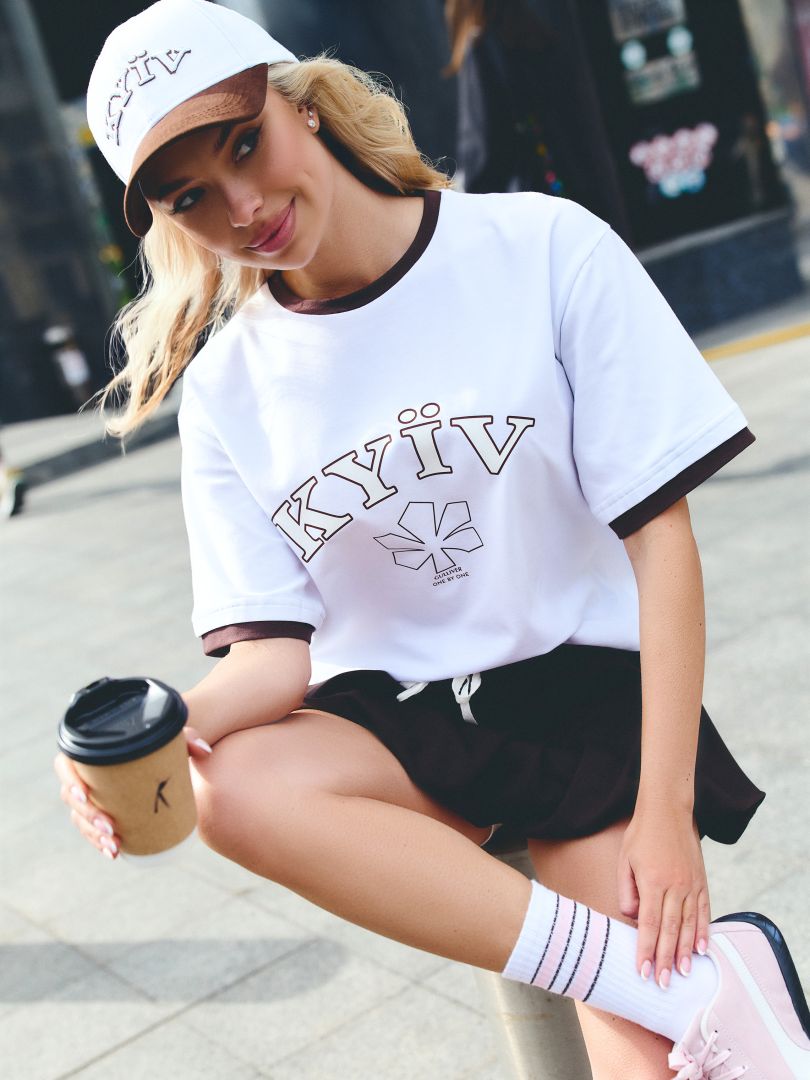 One By One та ТРЦ Gulliver презентують лімітовану колекцію до Дня Києва