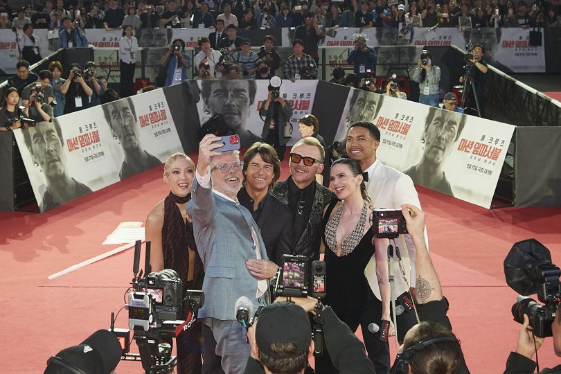 Том Круз з колегами у Сеулі перед прем'єрою фільму &laquo;Місія неможлива 8: Фінальна розплата&raquo;