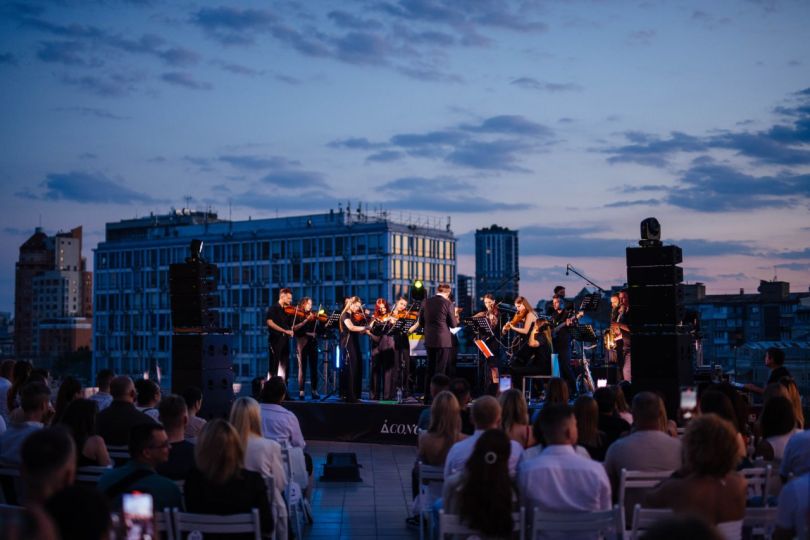 на терасі ТРЦ  Gulliver стартує новий сезон концертів симфонічної музики та джазу