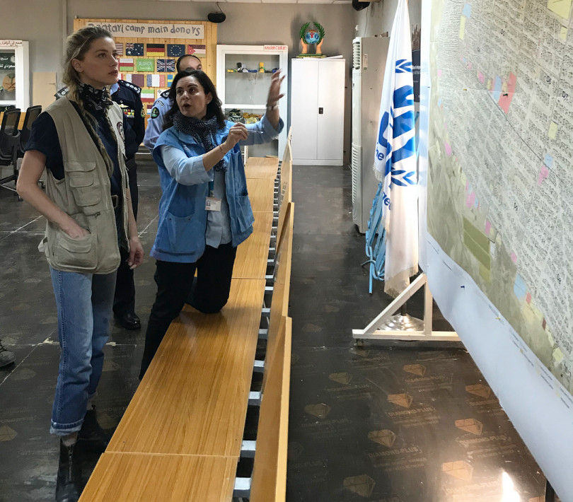 Эмбер Херд занялась благотворительностью