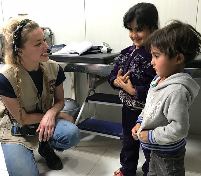 Эмбер Херд с детьми