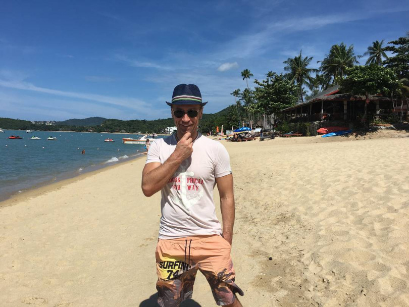 Олег Винник на пляже