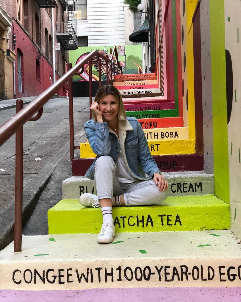 Анита Луценко в джинсах