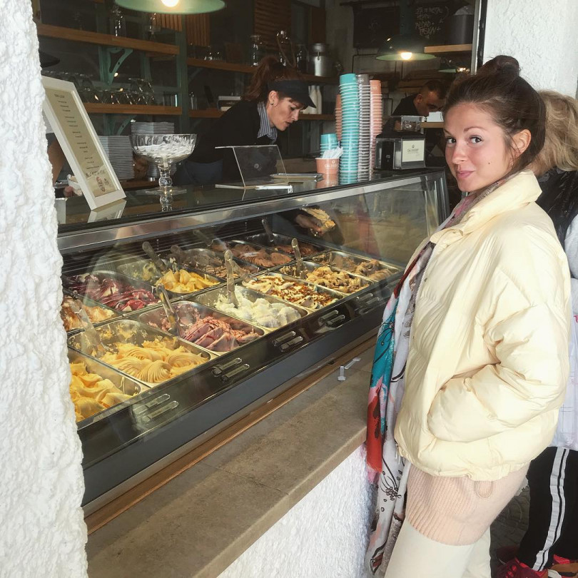 Нюша беременна первенцем