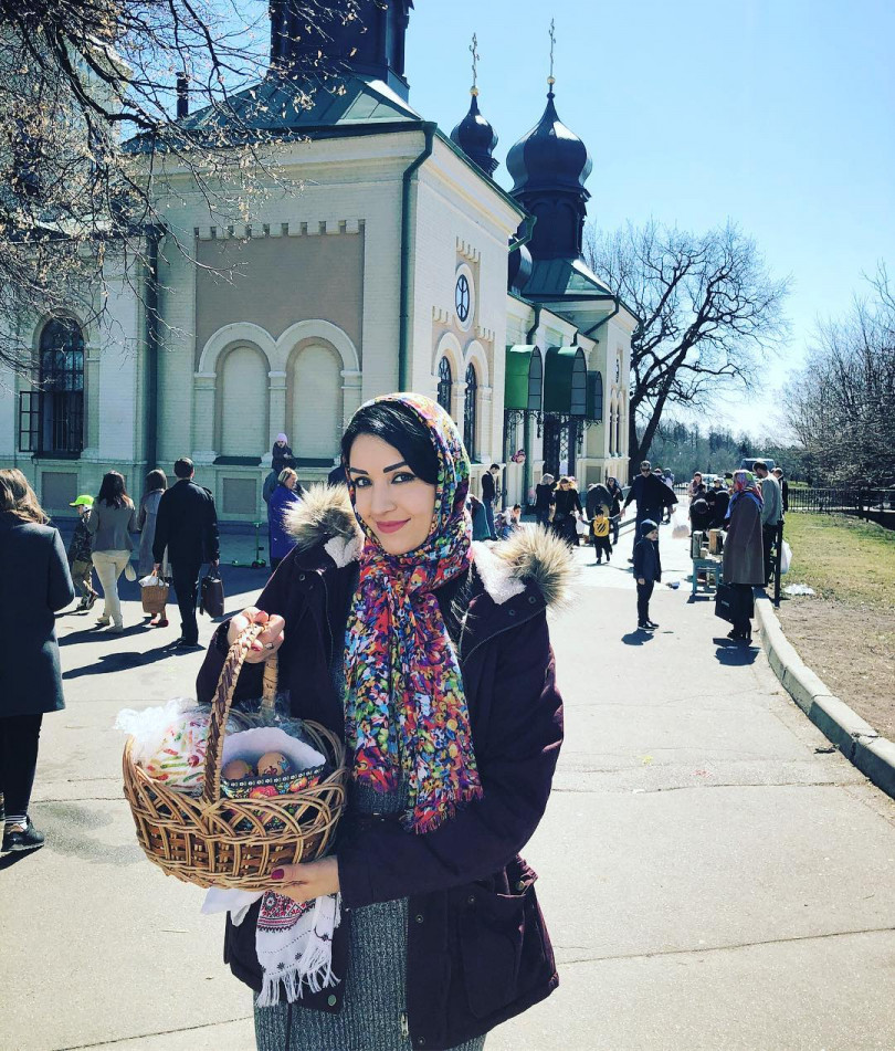 Ангелина Завальская отмечает Пасху