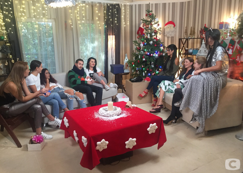 Рожден Ануси устроил для участеиц шоу 