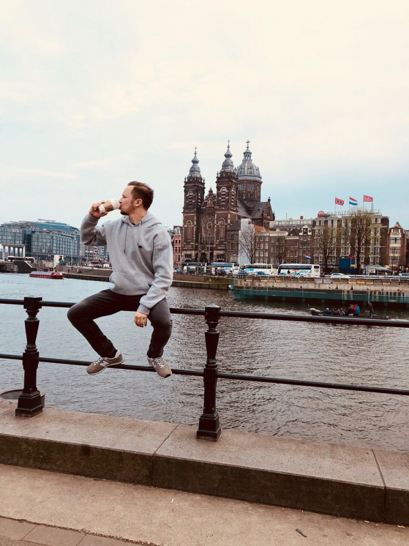 Артем Гагарин отдыхает в Амстердаме