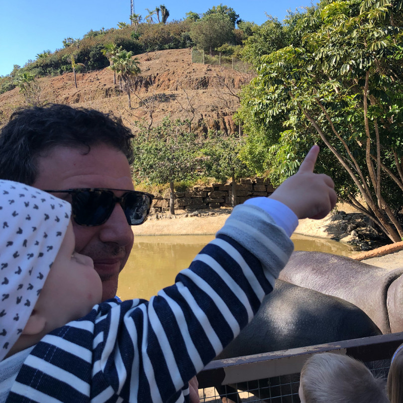 Ксения Собчак с мужем и сыном в Испании