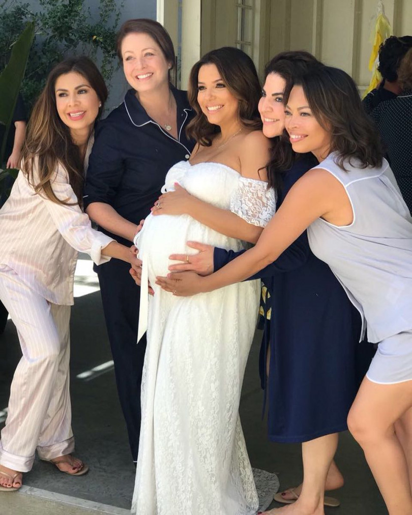 Ева Лонгория устроила пижамную вечеринку перед родами