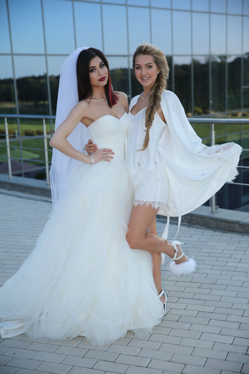 Оля и Римма из шоу 