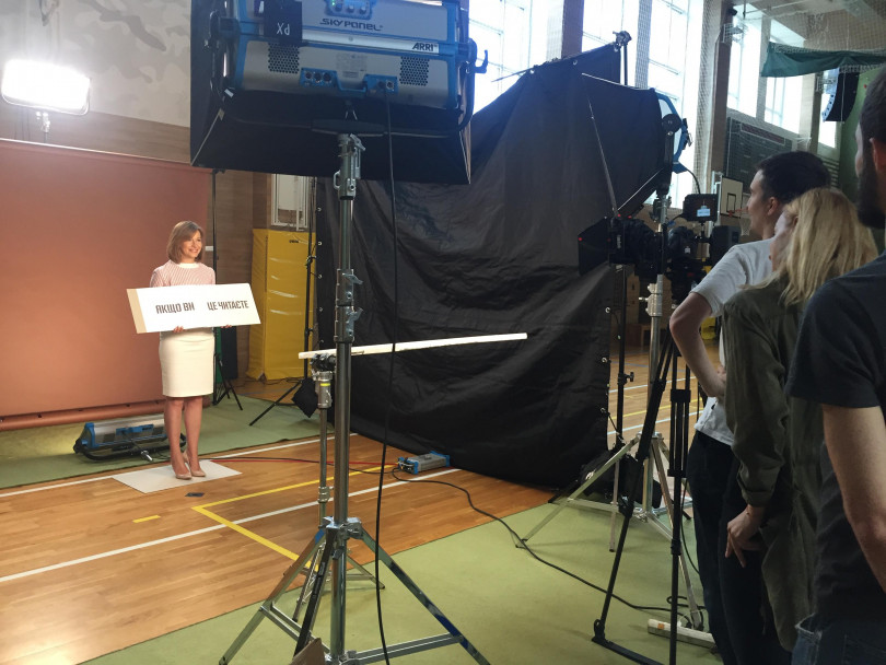 Елена Кравец благодарит учителю