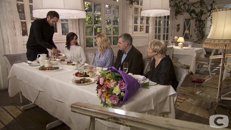 Иванна пришла домой к Рождену Ануси