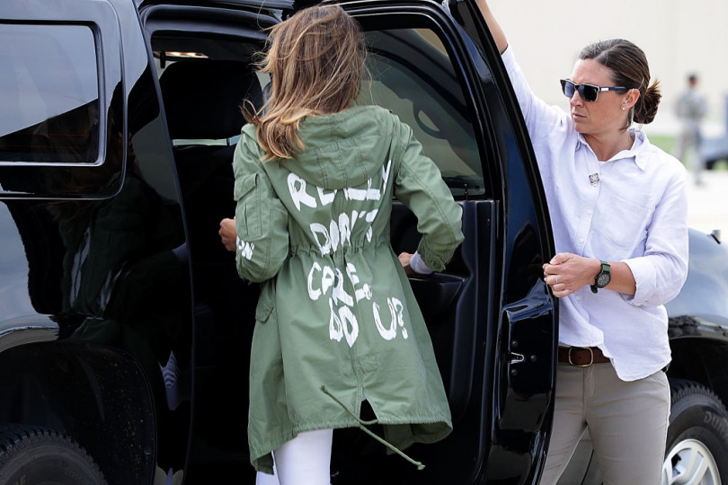Скандальная куртка Мелании Трамп