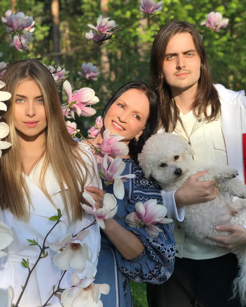 София Ротару с внуками
