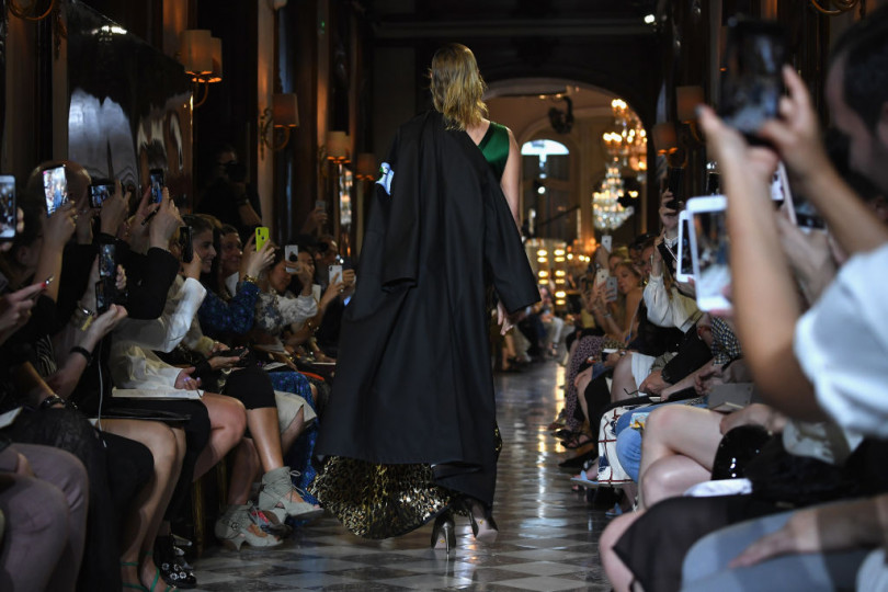 Ума Турман на показе