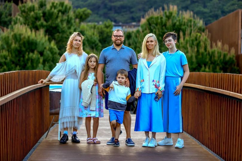 Ярослава Гресь и Андрей Федорив с детьми