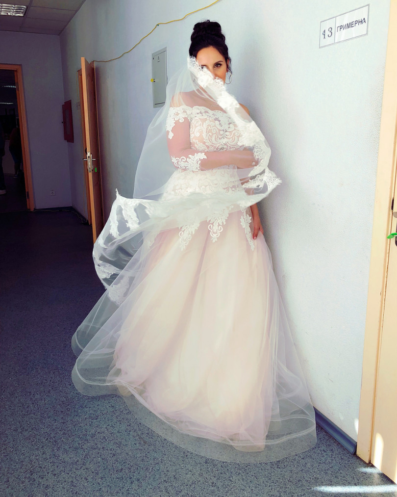 Джамала в свадебном платье