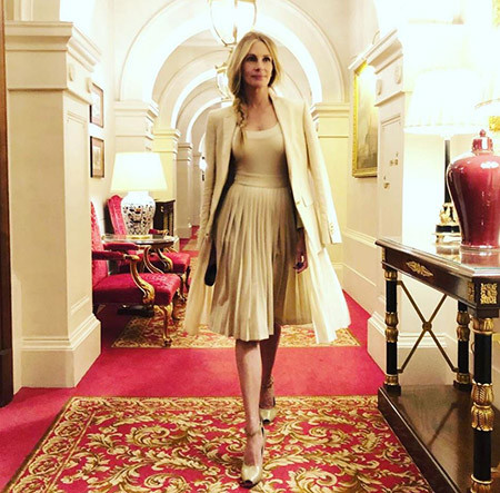 Джулия Робертс в костюме