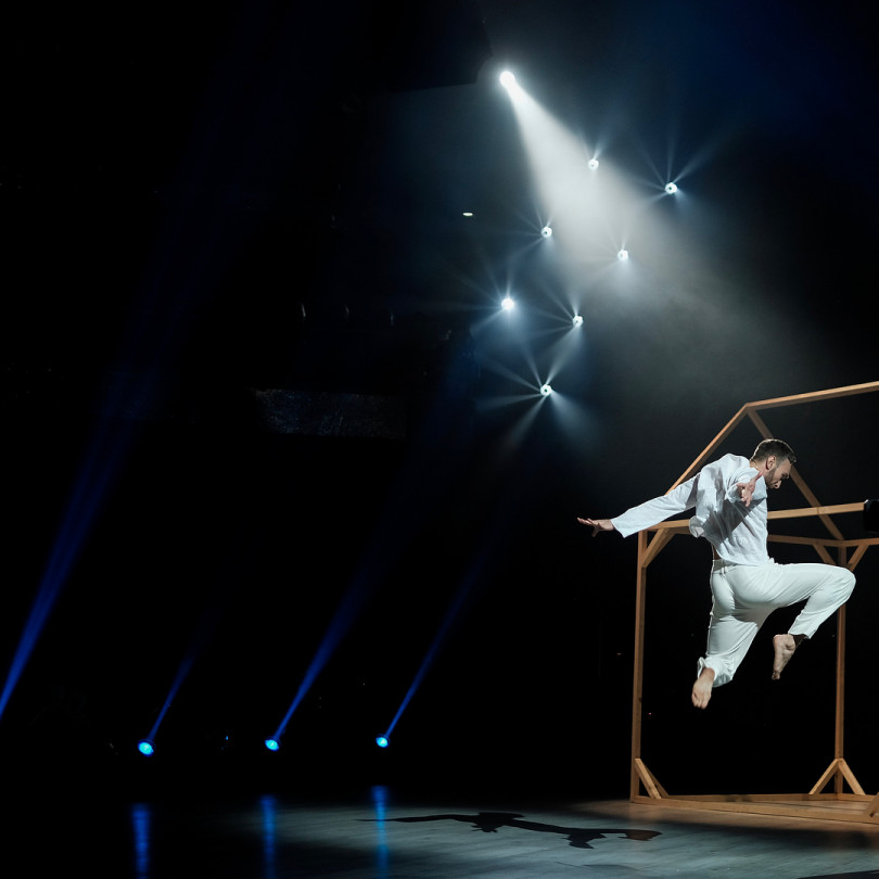 Иракли Макацария похвастался растяжкой