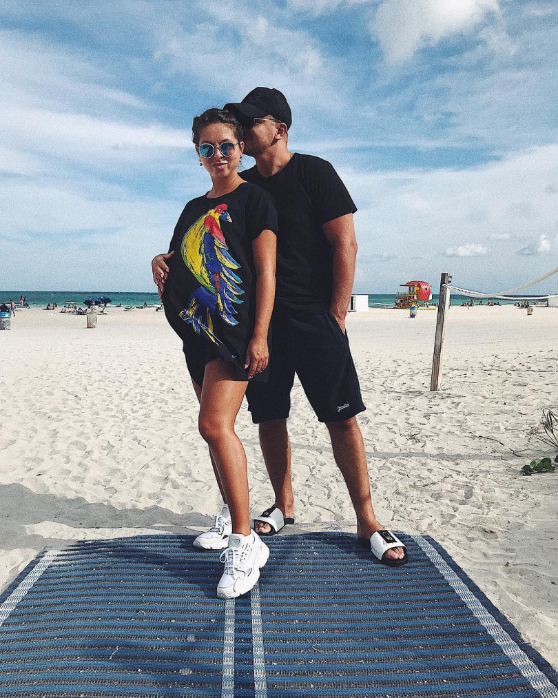 Беременная Нюша с мужем