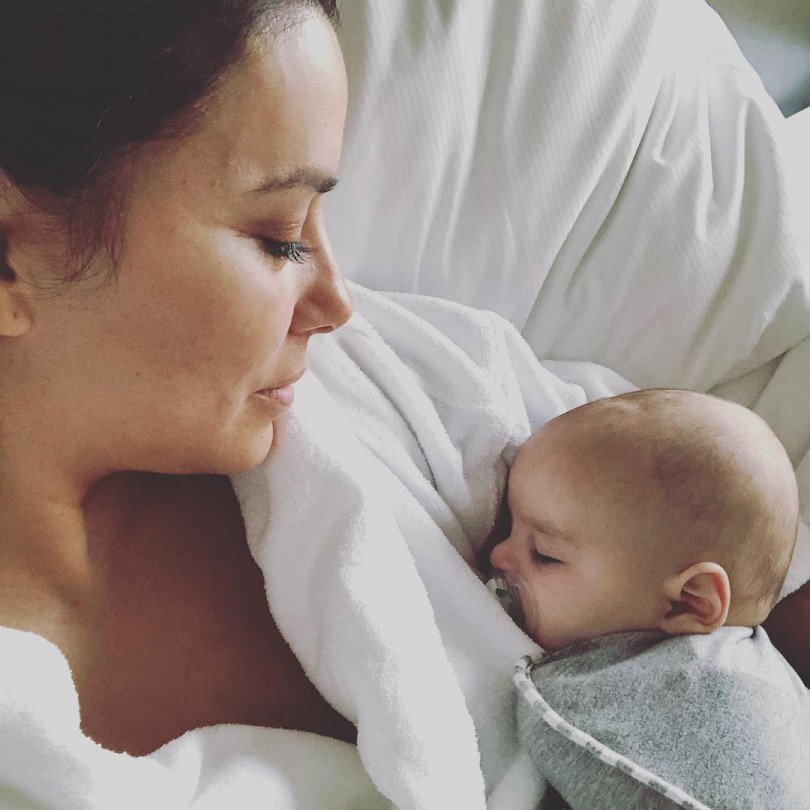 Ева Лонгория показала сына