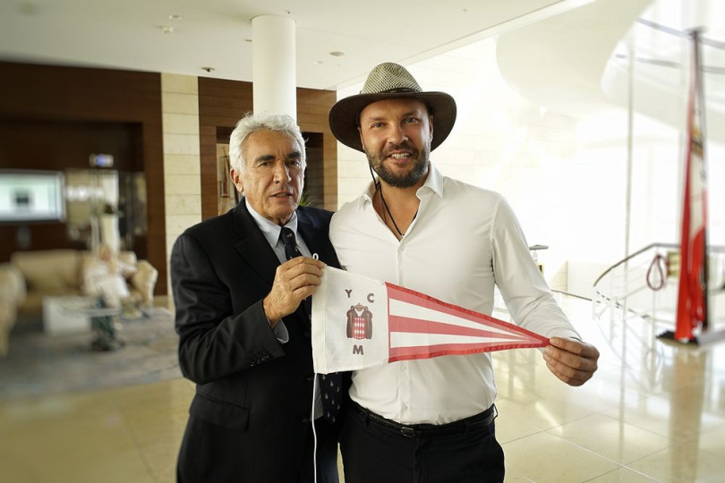 Артемий Сурин и генеральный секретарь Yacht Club de Monaco Бернард д&#96;Алессандри (Bernard D'Alessandri)