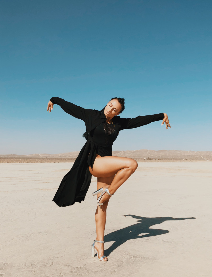 партнерша Николая Тищенко Dj Nana блеснула длинным ногами в новом клипе 