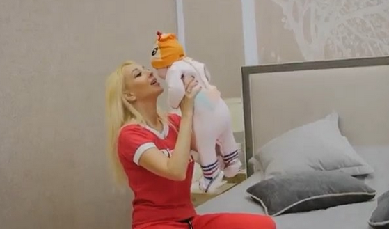 Лера Кудрявцева с дочкой