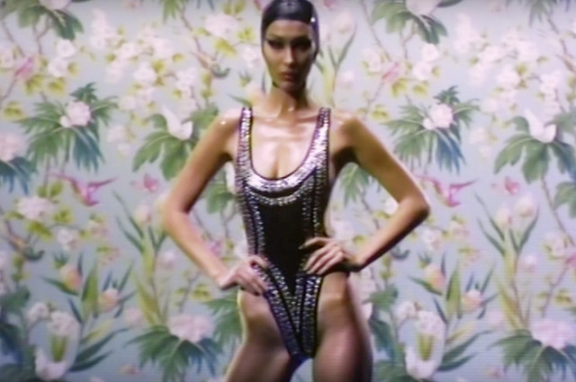 Белла Хадид фигура